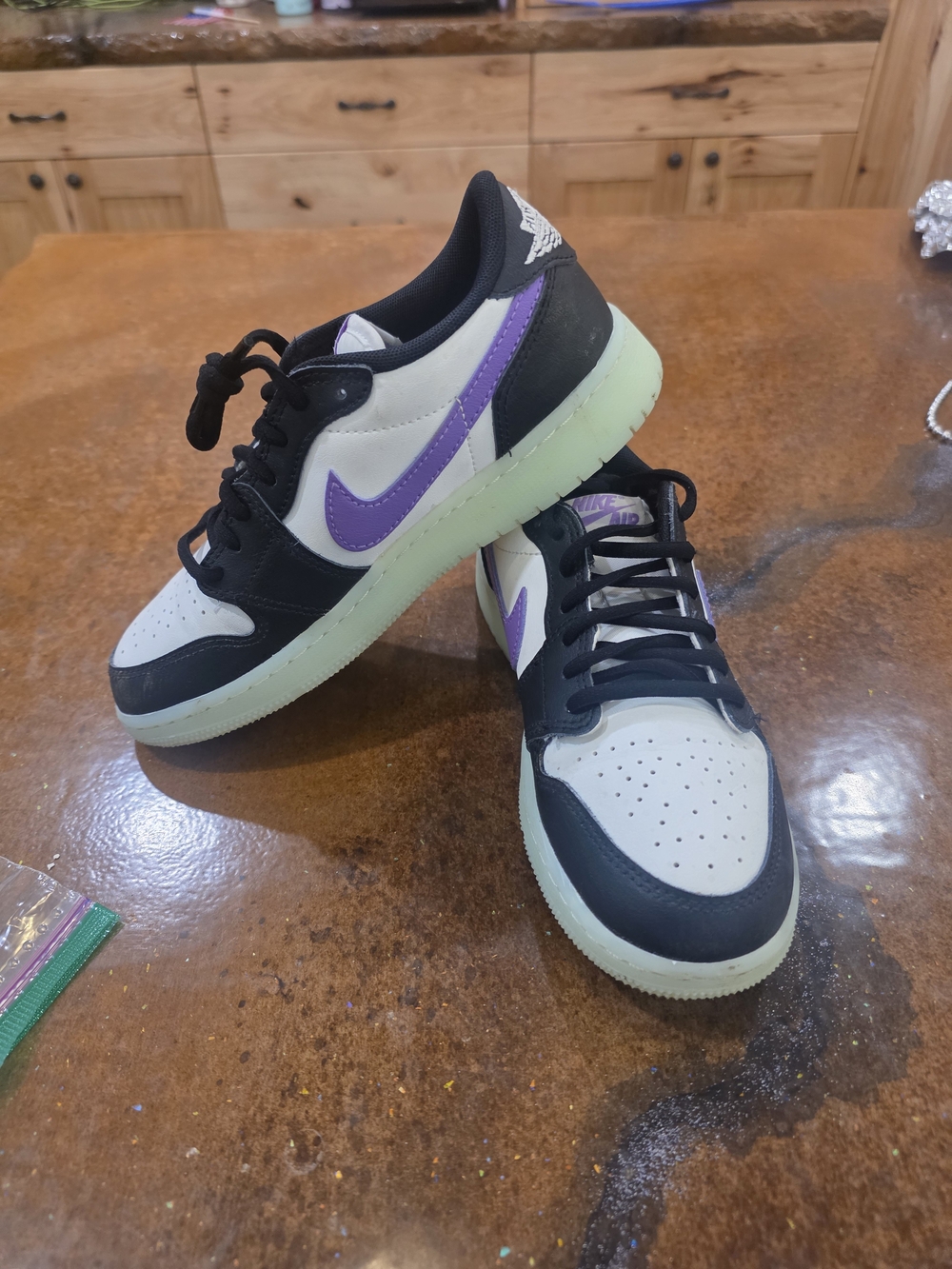 Kids' Air Jordan 1 Retro Low OG "Black Raspberry" sneakers, 4y